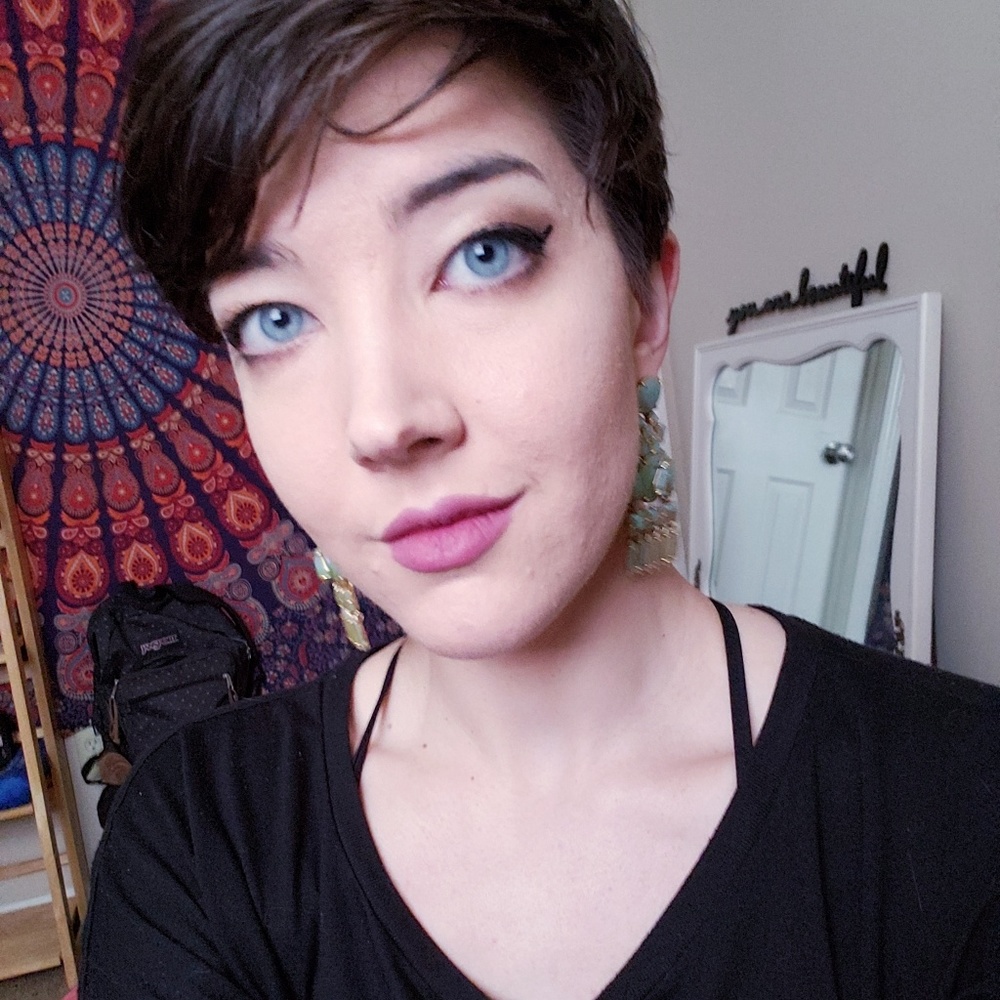 Meet your Posher, Hailey